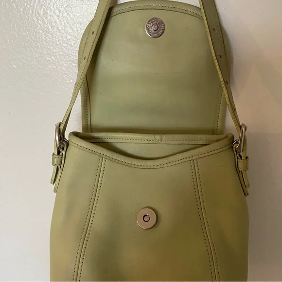 π Rare Vtg Coach Soho 4108 Pistachio Small Flap Costa Rica - Picture 5 of 16
